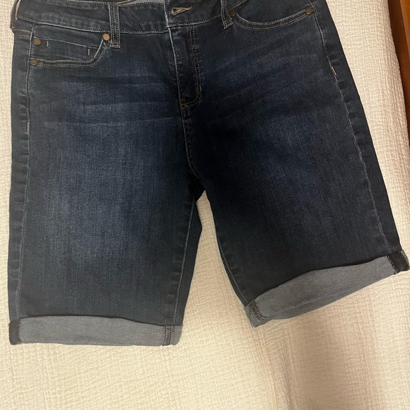 Liverpool Jeans Company Dark Blue Denim Bermudas size 10/30 like new - Picture 1 of 2